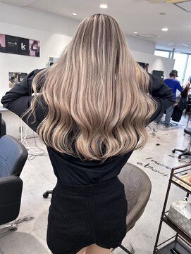 キング 枚方店(K!ng) ハイライトカラーミルクティーベージュレイヤーカット