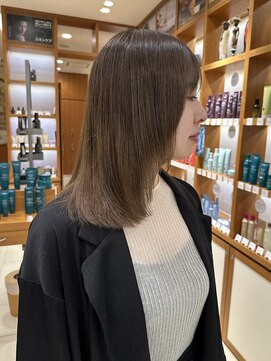 ピークアブー アヴェダ アトレ恵比寿(PEEK-A-BOO AVEDA) ミディアムレイヤー/20代30代40代/岡野亘希