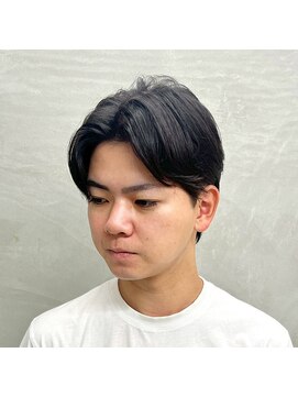 サームマン 人形町(SARM MAN) 優しさと清潔感を両立した、韓国風センターパート