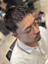 フランクスバーバー アンド ビアークラブ(FRANK'S BARBER and BEER CLUB) MEN’S HAIR/リバースセンターパート/ニュアンスパーマ