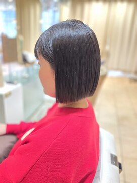 ビフィーノ イーリス 川西店(bifino iris) あご下切りっぱなしボブ