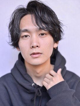 エイチ(H eitf) H 原宿*コンマヘア『センターパート』ツイストパーマ