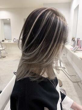 フォーム(FORM) ハイコントラストバレイライト