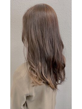 ジェナ(Jena) ブリーチ残りを活かした毛先グラデ