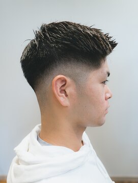 ヘアデザイン ステラ(hair design sTella) フェザーアップスキンフェードスタイル