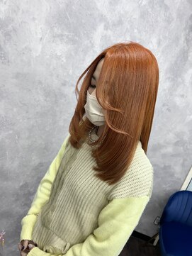 アンティア小作(ANT‘IA) レイヤーカット。アプリコットカラー