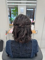 ボブヘアのハーフアップ【清板】