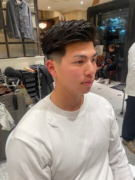 ルドローブラントオオサカ(LUDLOW BLUNT Osaka) 【LUDLOW BLUNT】フェードカット 会社員 ビジネスヘア