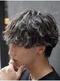 渋谷メンズハイライトカラー緩め波巻きスパイラルパーマ