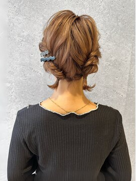 アース 三軒茶屋店(HAIR&MAKE EARTH) ボブOK!大人可愛いツインアレンジ【三軒茶屋】