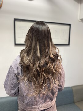 スタジオフツーロ バイ ビーヘアー(STUDIO FUTURO by BEhair) プルエクステ