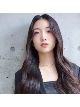 ナチュラル艶レイヤー × センターパート