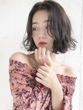 ルティア 池袋(Lutia) ふわふわミディ グレージュ