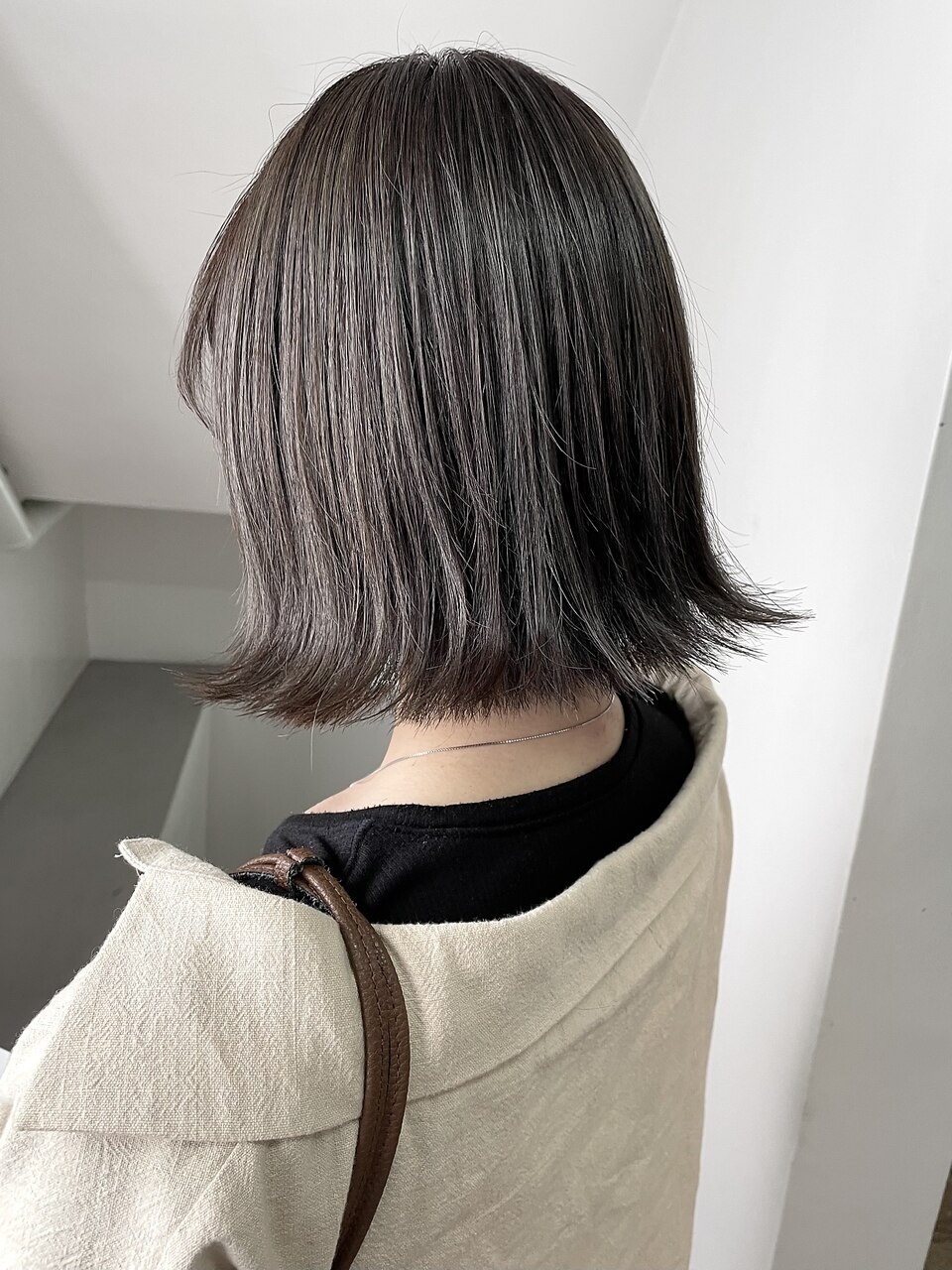 細めハイライトのなじませグレーアッシュ：L114453031｜リルア 博多