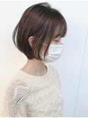大人かわいいハイライトカラーショートボブ耳かけショート