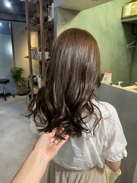 クラッチバイシオンアグリゲイト(CLUTCH by Zi-on aggregate) グレージュアッシュ×セミロング×黒髪グラデーション