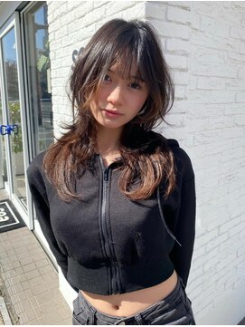 シー(SEA) ハイレイヤーウルフカット