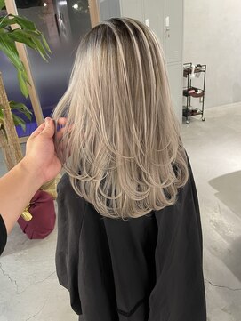 キング 高槻(K!ng) 縮毛矯正髪質改善ハイライトレイヤーカット高槻美容室エクステ