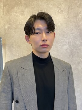 キイ ギンザ(k.e.y GINZA) 毛流れセンターパート