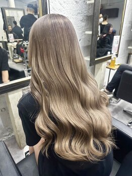リア(riah)の写真/ハイトーン透明感もブリーチなしダブルカラーも◎トレンド透明感ヘアが叶うriahクオリティにリピーター多♪