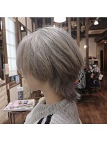 サロン ド ビューティー ラ デュース&nbsp;ウルフスタイル　ハイトーングレージュ