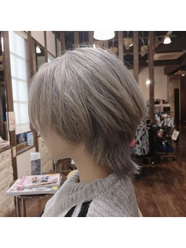 サロン ド ビューティー ラ デュース ウルフスタイル ハイトーングレージュ