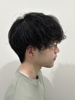 ヒュイル バイ ニアウ(Hwyl by Niau) ツイストスパイラルパーマメンズカットパーママッシュ刈り上げ