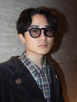 ユーレルム(U-REALM) センターパート/ニュアンスパーマ/波巻きパーマ/スパイラル