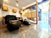 フルフラットになるシャンプー台でおくつろぎ下さい。