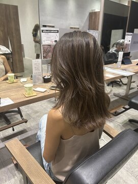 アヴァンス セブンパーク天美 松原店(AVANCE.) ベージュ★外国人風