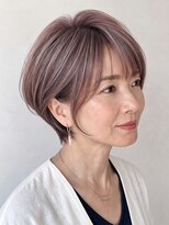 シオミエイチ タイムレス 垂水(shiomi H timeless)&nbsp;ピンクベージュ/大人可愛い白髪ぼかし/大人ショートヘア