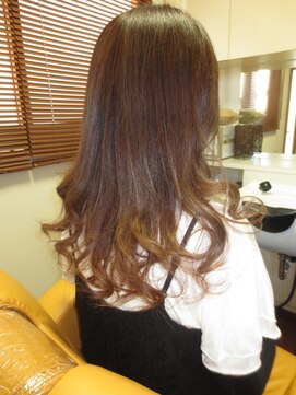 コアフィールフィス(COIFFURE fils) インナーカラーは淡いピンクで