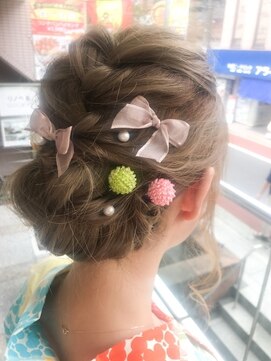 富山 夏妃 夏の浴衣ヘアアレンジ 編み込みまとめ髪 L ヘアーストラ Hair Stola のヘアカタログ ホットペッパービューティー