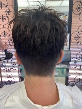 グランシュ 青葉台店(GranCieux) 個性派刈り上げスタイル