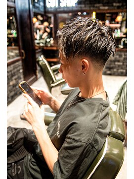 スリーセント 栄(3/cent) フェードのメンズショートスタイル