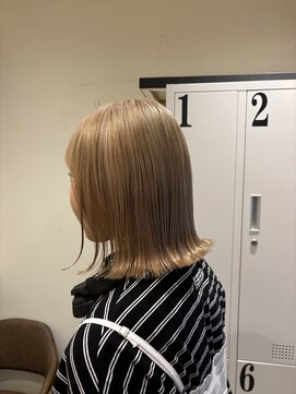 エイト新宿店(EIGHT shinjuku) ベージュカラー