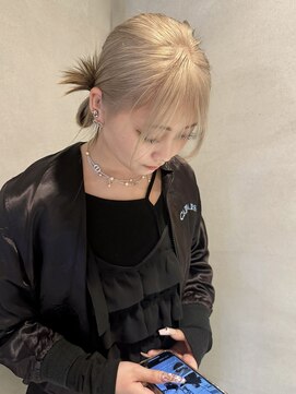 ペレ 梅田(PELE) イメチェン/ホワイトブロンド/外ハネボブ/美髪/梅田