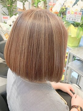 アイノ(AINO.) 切りっぱなし×白髪ぼかしハイライト[茅ヶ崎/茅ヶ崎駅/湘南]