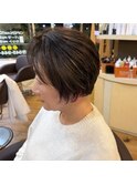 襟足スッキリ前下がりグラデーションボブ