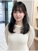ダークグレージュ シースルー 顔まわりレイヤー ミディアムヘア