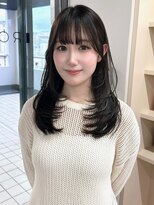 イロウ 天神大名店(IROW) ダークグレージュ シースルー 顔まわりレイヤー ミディアムヘア