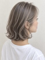 ウル(ulu)&nbsp;白髪ボカシハイライト　ブリーチベース　名東区美容室　ボブ