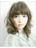 女らしいほつれウェーブとクールバングで甘辛ミックス