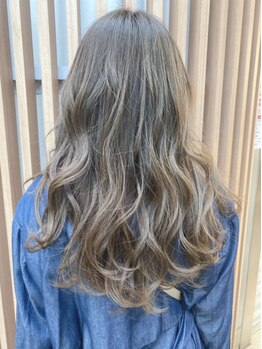 シュクルヘアー(Sucre Hair)の写真/ダメージレスにトレンドの透け感カラーが楽しめる♪人気グレージュも大人女性向けオシャレカラーも艶っぽく