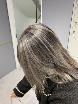 シカ 神戸三宮元町店(Cica) 神戸三宮元町　ミルクティーベージュカラー　ハイトーンカラー