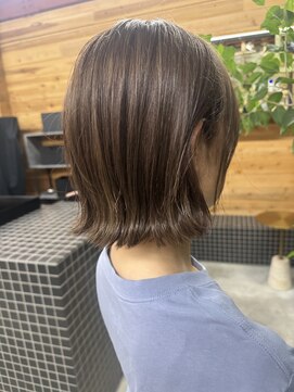 ラロ(raro) 切りっぱなし外はねボブ/ベリーショコラ