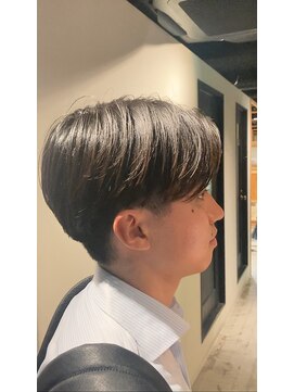 ザウィロー 神保町店(The WILLOW) センターパート【メンズサロンThe WILLOW神保町店】
