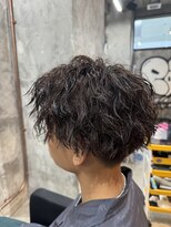 カーニー 上野(kearny)&nbsp;ツイストスパイラルパーマ縦落ちパーマメンズセンターパート