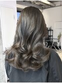 ラベンダーブラウンくびれヘアモテ髪オフィスヘア美髪