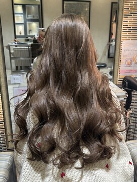 トリコ 梅田茶屋町店(trico) やわらかベージュ × 巻き下ろしヘア